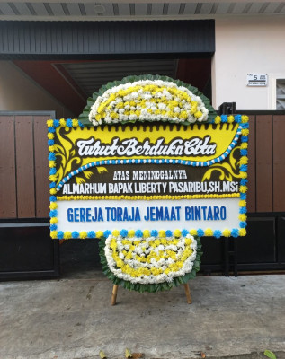Papan Bunga Duka di Taba Lestari